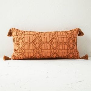 Decorative lumbar pillow